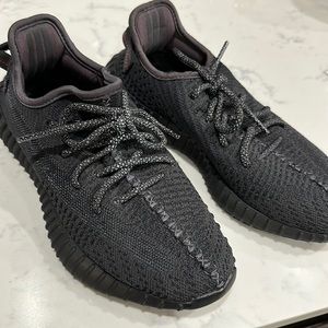 2019
Yeezy Boost 350 V2 'Black Reflective' size 6 (men’s) - women’s 8